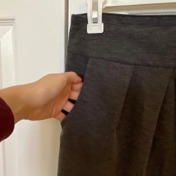 Derek HEART Charcoal Gray Pleated Mini Skirt w/ Pockets - Picture 5 of 8